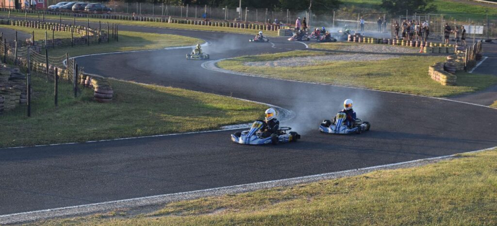 Compétition de karting - L'Agence sponsorise Esteban Gobin