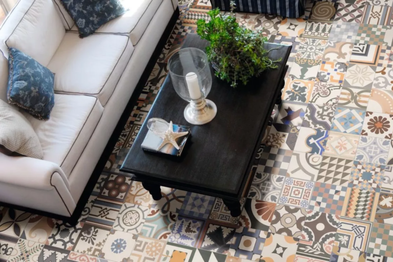 Carrelage avec motif d'époque